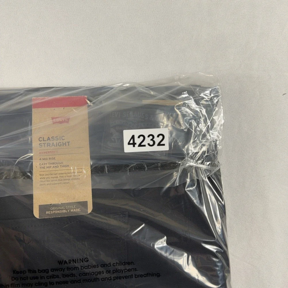 Levi's Classic Straight Hypersoft Mid Rise Jeans 18‎ Medium W34 L30 Black NWT